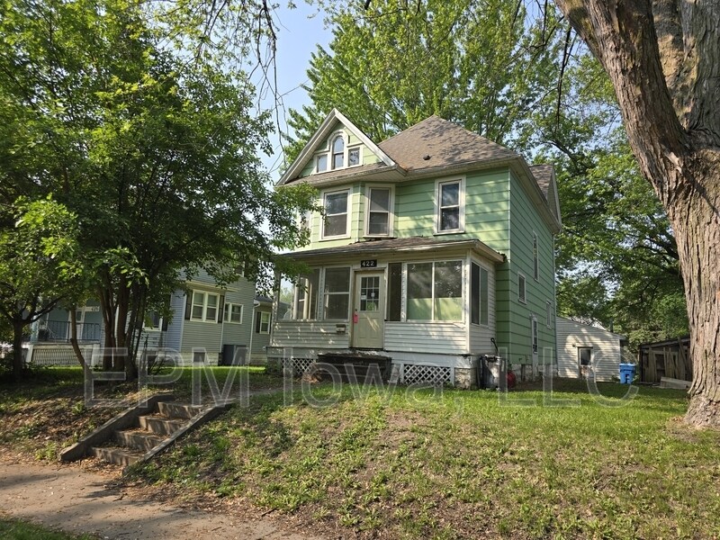 422 Baltimore St in Waterloo, IA - Building Photo