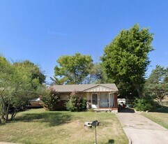 521 SE Greystone Ave in Bartlesville, OK - Building Photo