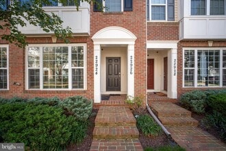 22926 Spicebush Dr in Clarksburg, MD - Building Photo - Building Photo