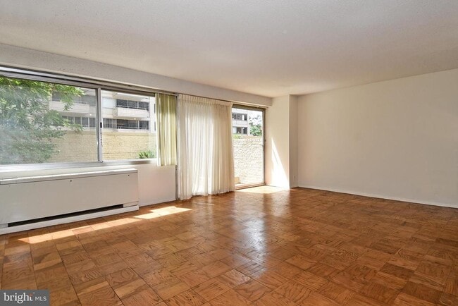 5500 Friendship Blvd in Chevy Chase, MD - Building Photo - Building Photo