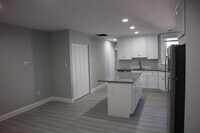 6064 Ridge Ave, Unit 3rd F photo'