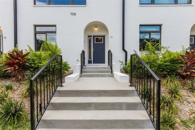 266 Park Lake St in Orlando, FL - Building Photo - Building Photo