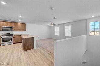 5208 Steep Cliffs Ave in Las Vegas, NV - Building Photo - Building Photo