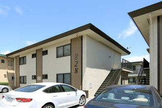 824-828 El Camino Real in San Bruno, CA - Foto de edificio - Building Photo