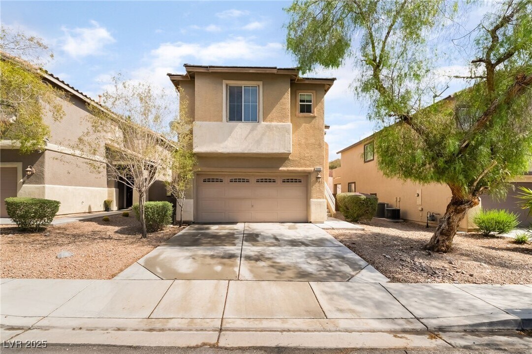 5086 Echo Shire Ave in Las Vegas, NV - Building Photo