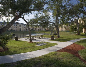 Manatee Cove in Melbourne, FL - Building Photo - Building Photo