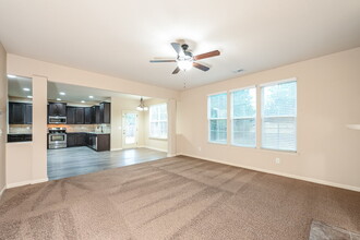 1224 Nottley Dr in Locust Grove, GA - Foto de edificio - Building Photo