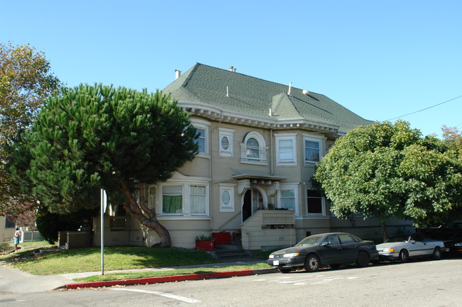 3237-3239 Telegraph Ave in Oakland, CA - Building Photo - Building Photo