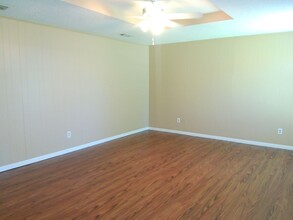 4002 Hurlwood Cir in Corpus Christi, TX - Foto de edificio - Building Photo