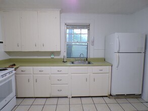 19 Oak St in Orono, ME - Building Photo - Building Photo