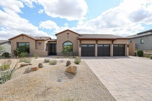 13255 E Juan Tabo Rd in Scottsdale, AZ - Building Photo