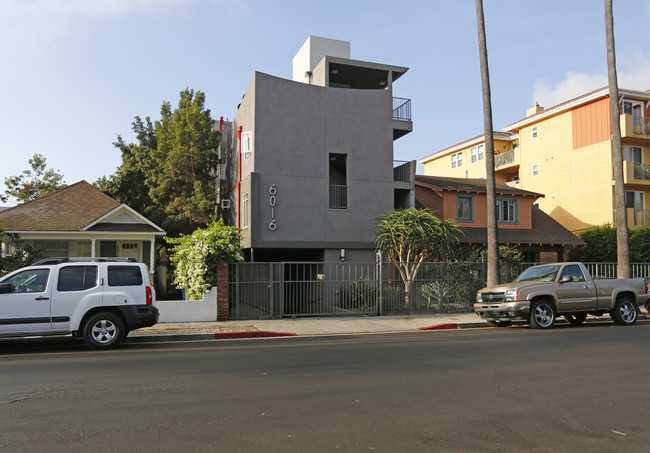 6016 Carlton Way in Los Angeles, CA - Building Photo - Building Photo