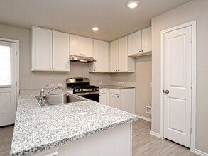 9734 Littleton Grist in San Antonio, TX - Foto de edificio - Building Photo
