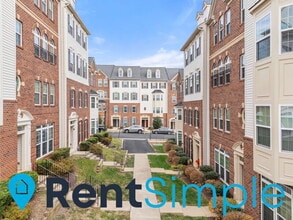 7485 Brunson Cir in Gainesville, VA - Building Photo - Building Photo