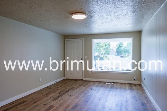 2393 E 3000 S in Salt Lake City, UT - Building Photo - Building Photo