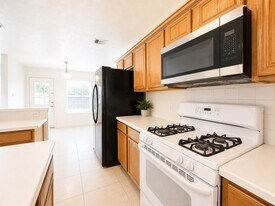 7219 Brookville Ln in Houston, TX - Building Photo