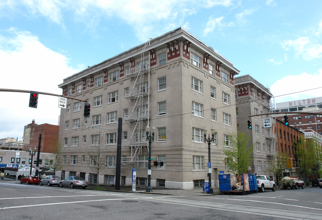 Fountain Place Apartments in Portland, OR - Building Photo