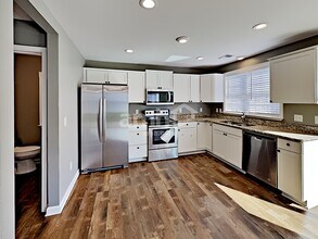 2412 Newberry Ln in Mount Juliet, TN - Building Photo - Building Photo