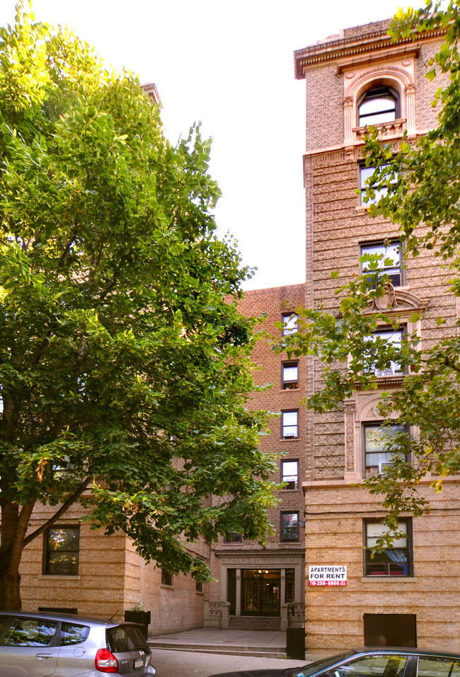 309 E Mosholu Pky N in Bronx, NY - Foto de edificio - Building Photo