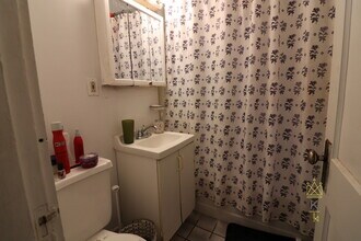 1665 Commonwealth Ave, Unit 5 in Boston, MA - Building Photo - Building Photo