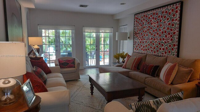 832 Wallace St in Coral Gables, FL - Building Photo - Building Photo