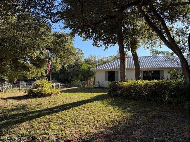 property at 905 Larkspur St