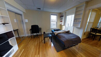 363 Beacon St, Unit 1 in Somerville, MA - Building Photo - Building Photo