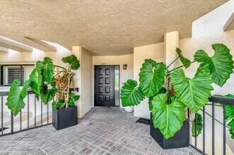 5279 Fountains Dr S in Greenacres, FL - Building Photo - Building Photo