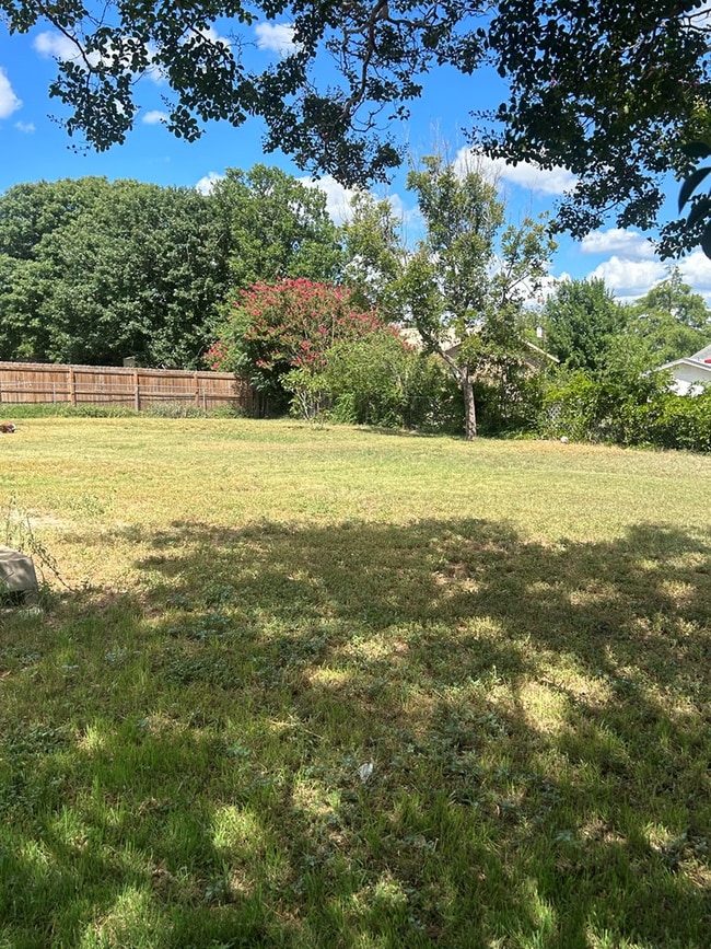 107 Timber Ln in Ingram, TX - Building Photo - Building Photo