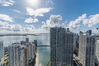 300 Biscayne Blvd Way in Miami, FL - Building Photo - Building Photo