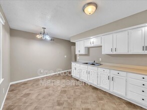 1909 Chateau Dr in Harrisonville, MO - Building Photo - Building Photo