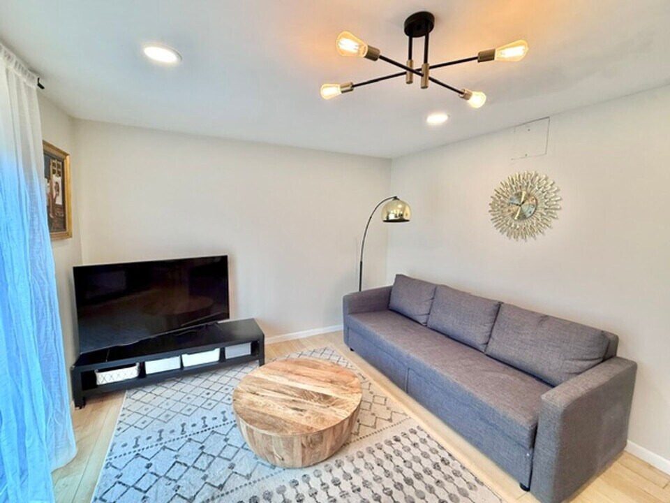 333 Elm Ct in Pittsburgh, PA - Building Photo