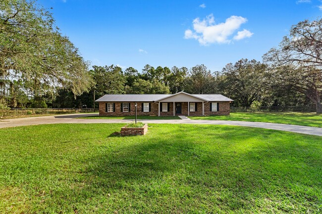 4951 NE 189th Terrace in Williston, FL - Building Photo - Building Photo