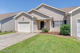 924 Ashley Michelle Ct in Knoxville, TN - Building Photo - Building Photo