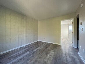 2125 Banita St in Nacogdoches, TX - Foto de edificio - Building Photo