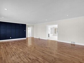 4955 Walnut Grove Rd in Memphis, TN - Building Photo - Building Photo