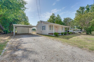 830 Carver St in Mesquite, TX - Foto de edificio - Building Photo
