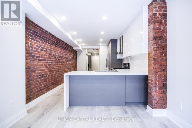 66 Dovercourt Rd in Toronto, ON - Building Photo - Building Photo