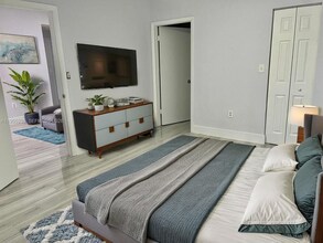 1971 NW 96th Terrace in Pembroke Pines, FL - Building Photo - Building Photo