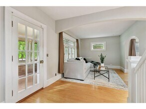2138 Marshall Ave in St. Paul, MN - Foto de edificio - Building Photo