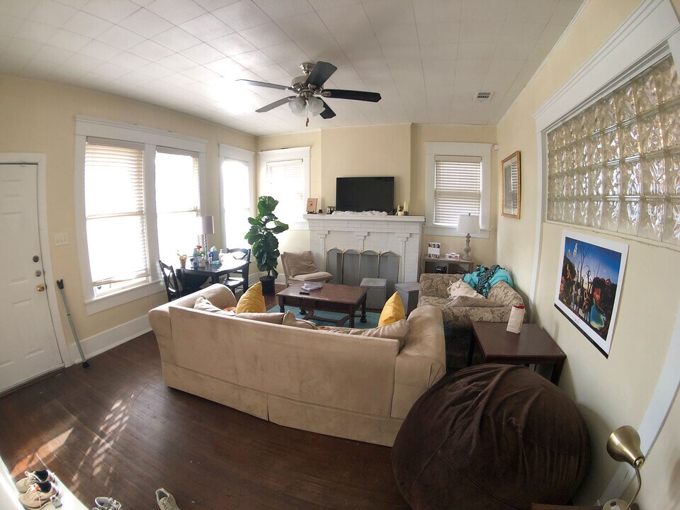 1006 W 22nd St in Austin, TX - Building Photo