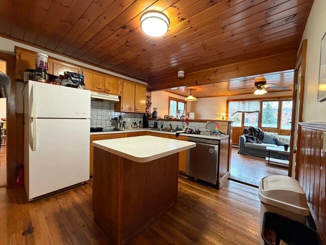 property at 91 Wallingford Rd