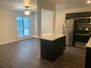 2106 Bennett Ave in Dallas, TX - Building Photo - Building Photo