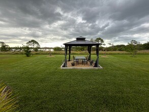 2193 Farmhouse Rd SE in Palm Bay, FL - Building Photo - Building Photo