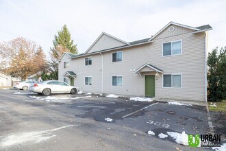 310 4th St in Cheney, WA - Building Photo - Building Photo