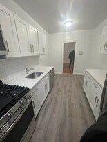 500 W 235th St in Bronx, NY - Building Photo