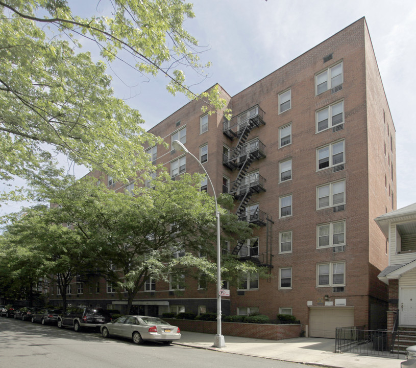 1555 E 19th St in Brooklyn, NY - Building Photo