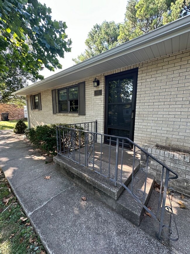 601-607 Meadowmere Dr in Webb City, MO - Foto de edificio - Building Photo