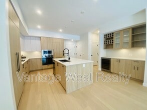 9652-9652 Benchland Dr in Lake Country, BC - Building Photo - Building Photo