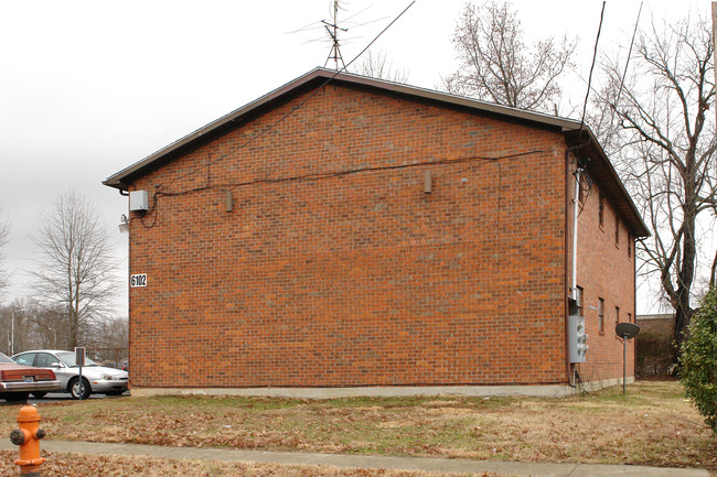 6102 Julie Kay's Way in Louisville, KY - Foto de edificio - Building Photo